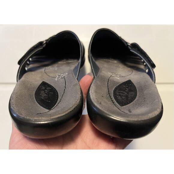 Clarks Slip On Mules Black Leather Comfort Clog Shoes 73735 Women’s Size 8 - Picture 7 of 11